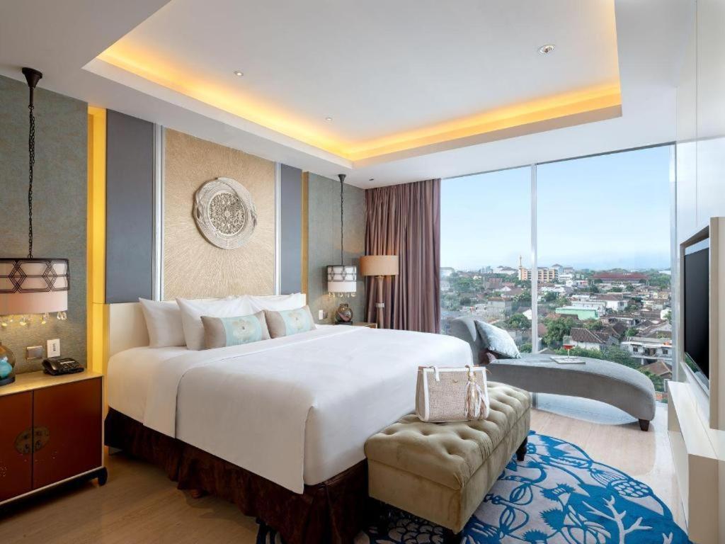 อาร์โทเทล สวีท เบียนตี ยอกยาการ์ตา Hotel ภายนอก รูปภาพ