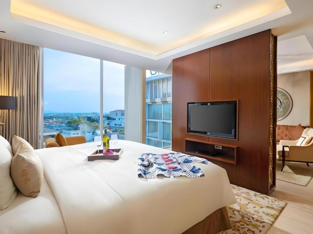 อาร์โทเทล สวีท เบียนตี ยอกยาการ์ตา Hotel ภายนอก รูปภาพ